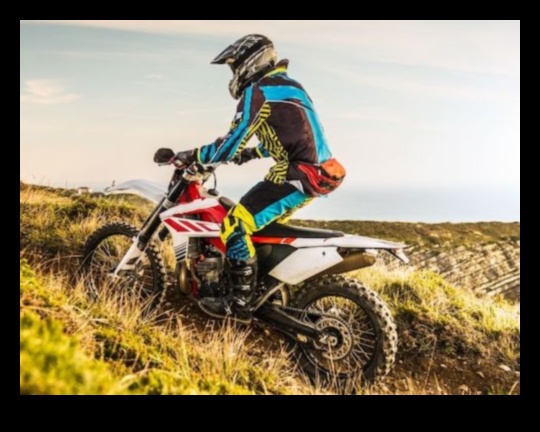 De la piste de pământ la trasee de munte Evoluția motociclismului off-road 4 Mașini cu două roți inovatoare: evoluția motociclismului off-road