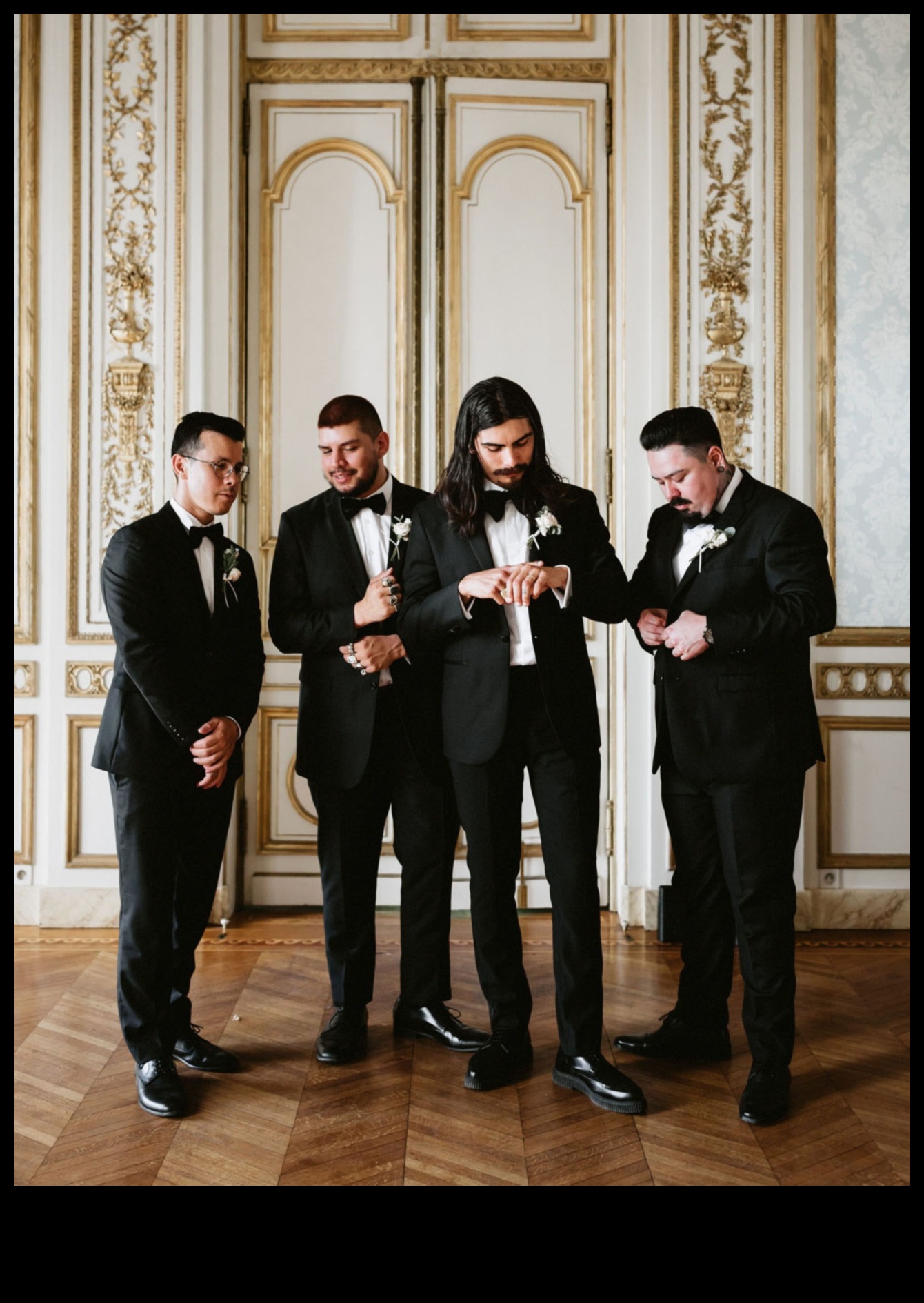 Detalii elegante Stilul mirelui prezintă o interpretare modernă a eleganței tradiționale 3 Detalii elegante: Vitrina stilului mirelui