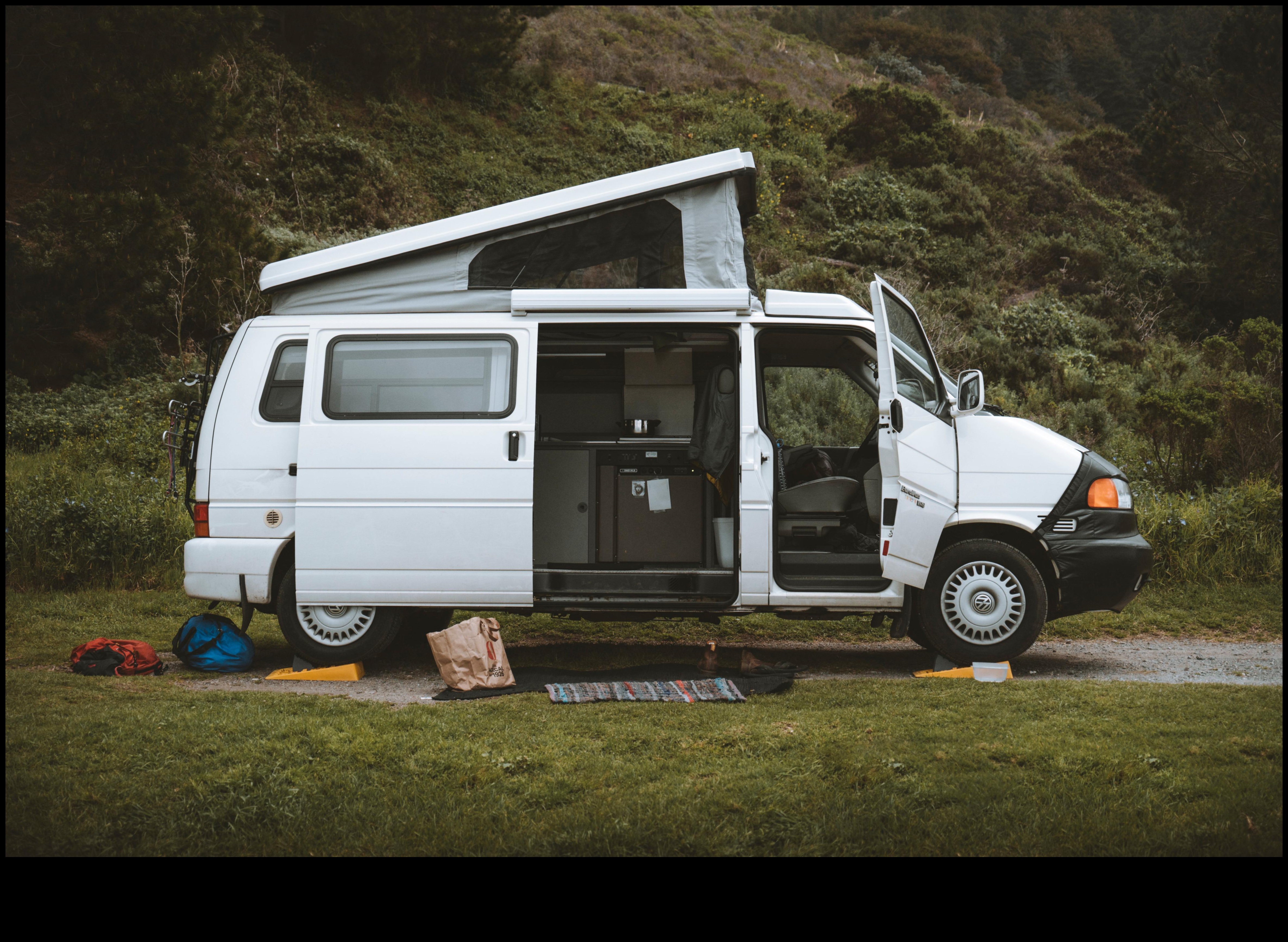 Highway Homestead: Arta de a transforma furgonetele în case mobile