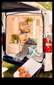 Highway Homestead: Arta de a transforma furgonetele în case mobile