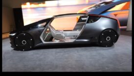 Tech Titans: Tehnologia de ultimă oră în interiorul mașinilor de lux